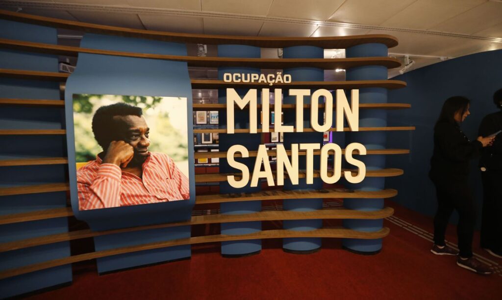 Milton Santos é homenageado em nova mostra Ocupação, em São Paulo