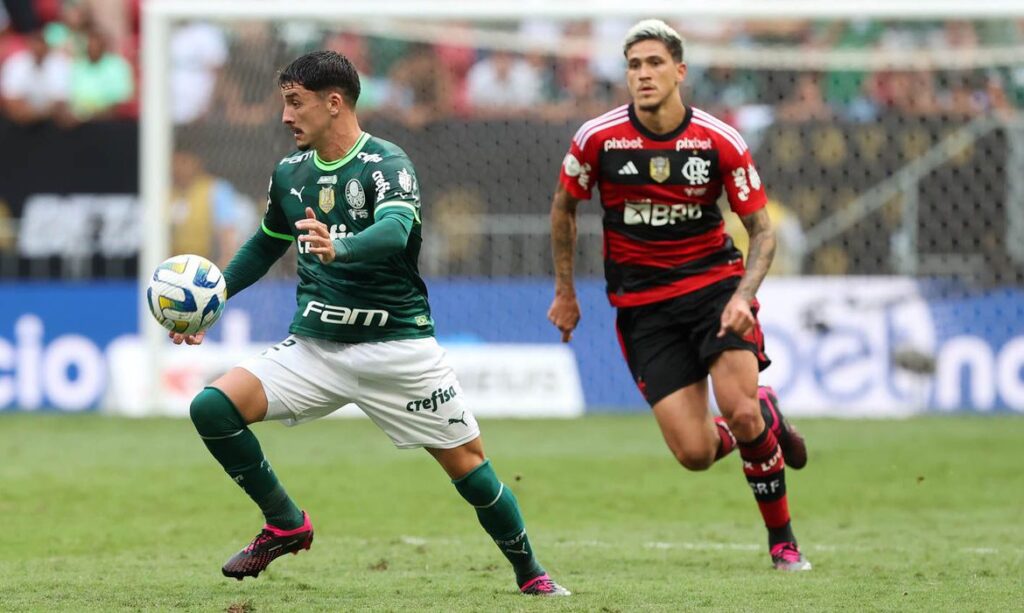 Palmeiras e Flamengo duelam pelo Brasileirão; acompanhe ao vivo