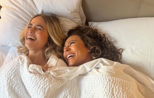 Paolla Oliveira e Nanda Costa postam fotos juntas na cama; veja cliques