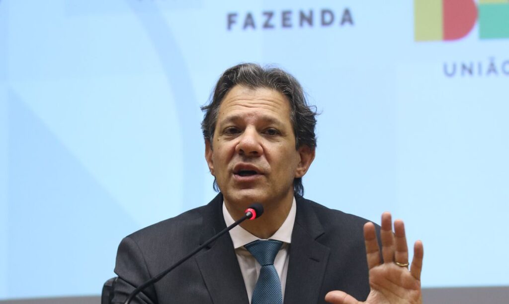 Haddad diz esperar relator à altura de projeto do IR, que abra debate com sociedade