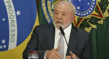 Lula irá discutir fila do INSS com ministro da Previdência