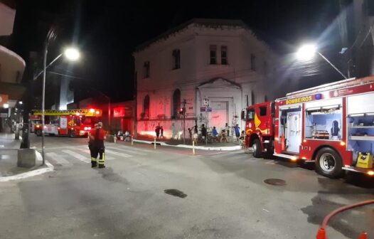 Incêndio atinge loja de enxovais no Centro de Fortaleza