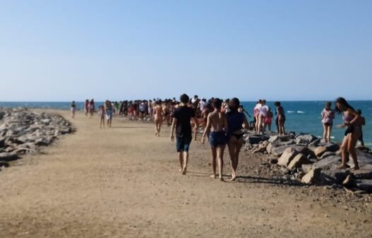 Corpo é encontrado boiando próximo ao espigão na Praia do Icaraí, em Caucaia