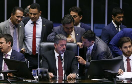 Câmara aprova arcabouço fiscal e exclui da proposta Fundeb e Fundo do DF