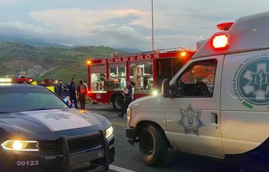 Ônibus com migrantes despenca de falésia e deixa 15 mortos no México