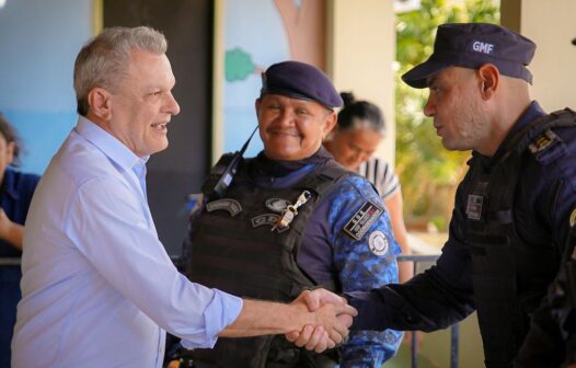 Sarto visita equipamentos públicos de região atingida por ataques criminosos em Fortaleza