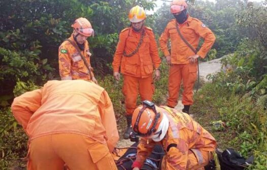 Resgate de trilheiro que ficou com a coluna travada na Serra de Maranguape termina após 16 horas