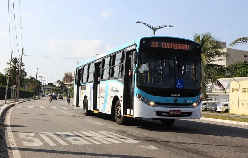 Oito linhas de ônibus que passam pelo bairro Siqueira terão mais viagens a partir de segunda (10)