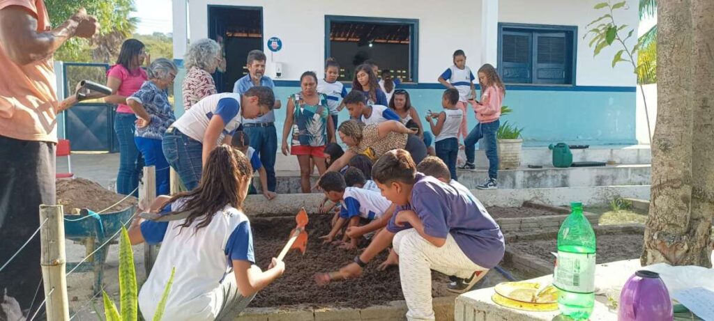 Escolas municipais da zona rural do Crato recebem implantação de hortas 