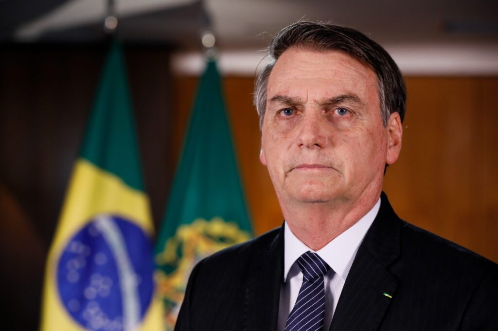 Moraes coloca o que quer nos inquéritos, diz Bolsonaro após se tornar réu por trama golpista