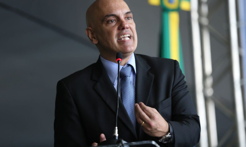 Moraes proíbe qualquer contato de Mauro Cid com Bolsonaro, Michelle e demais investigados