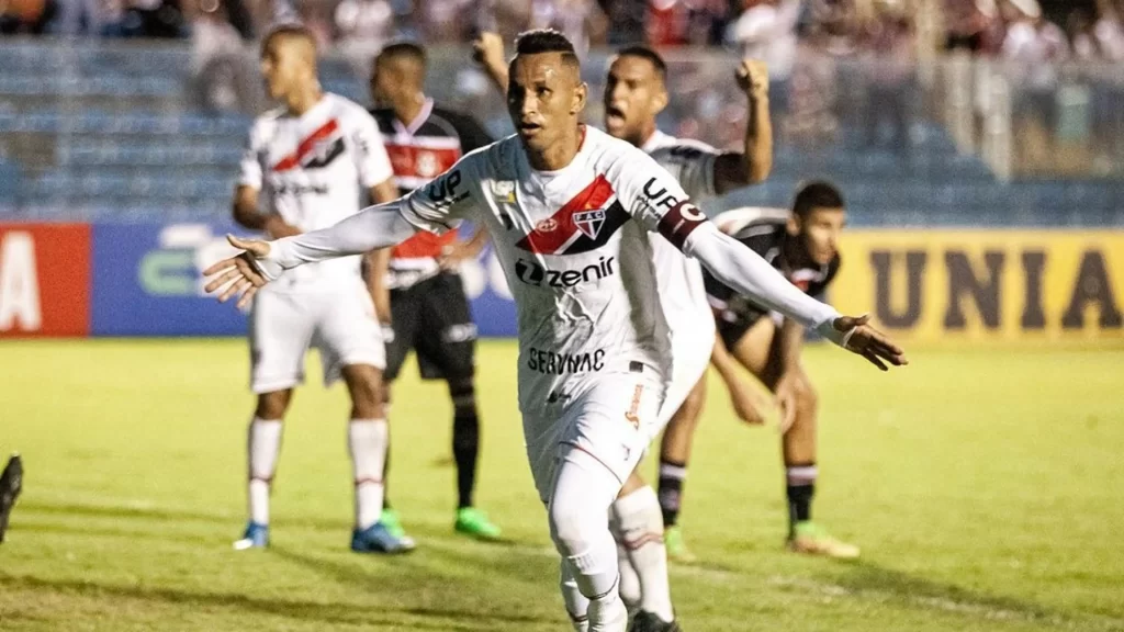 Nacional de Patos x Ferroviário: saiba onde assistir ao vivo ao jogo (13/08)