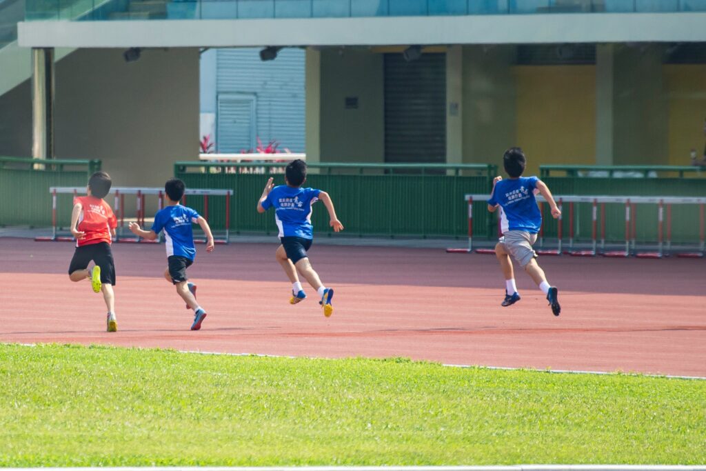 Desbravando um futuro ativo: o papel vital do exercício físico orientado no desenvolvimento infantil