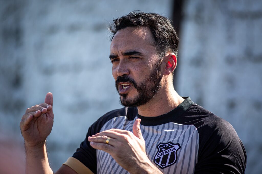 Ex-zagueiro do Ceará, Tiago Alves é o técnico do Sub-15 do clube