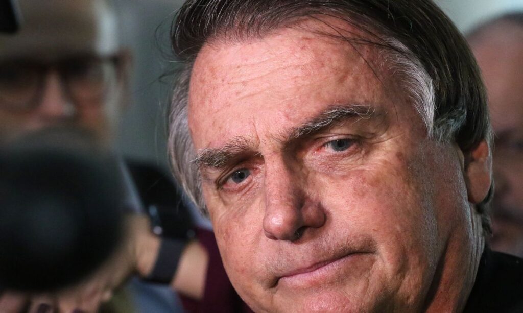 TSE aplica multa a Bolsonaro por propaganda irregular nas eleições de 2022