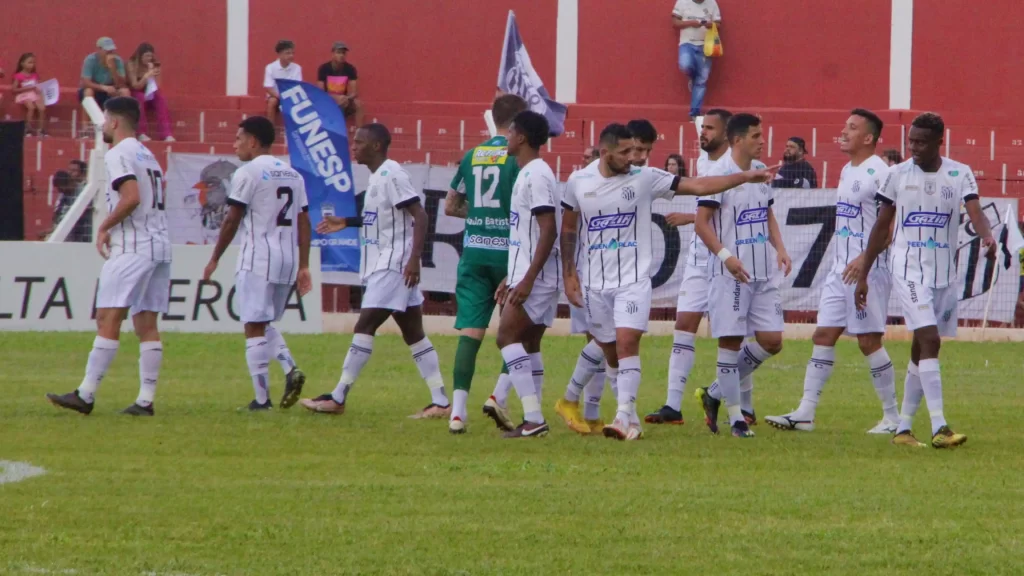 Volta Redonda x Operário-PR: saiba onde assistir ao vivo ao jogo (12/08)