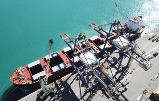 Porto do Pecém movimentou quantidade recorde de placas de aço em 2023