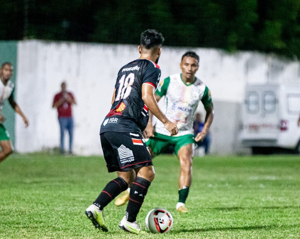 Pacajus vence o Ferroviário e abre vantagem na semifinal da Taça Fares Lopes