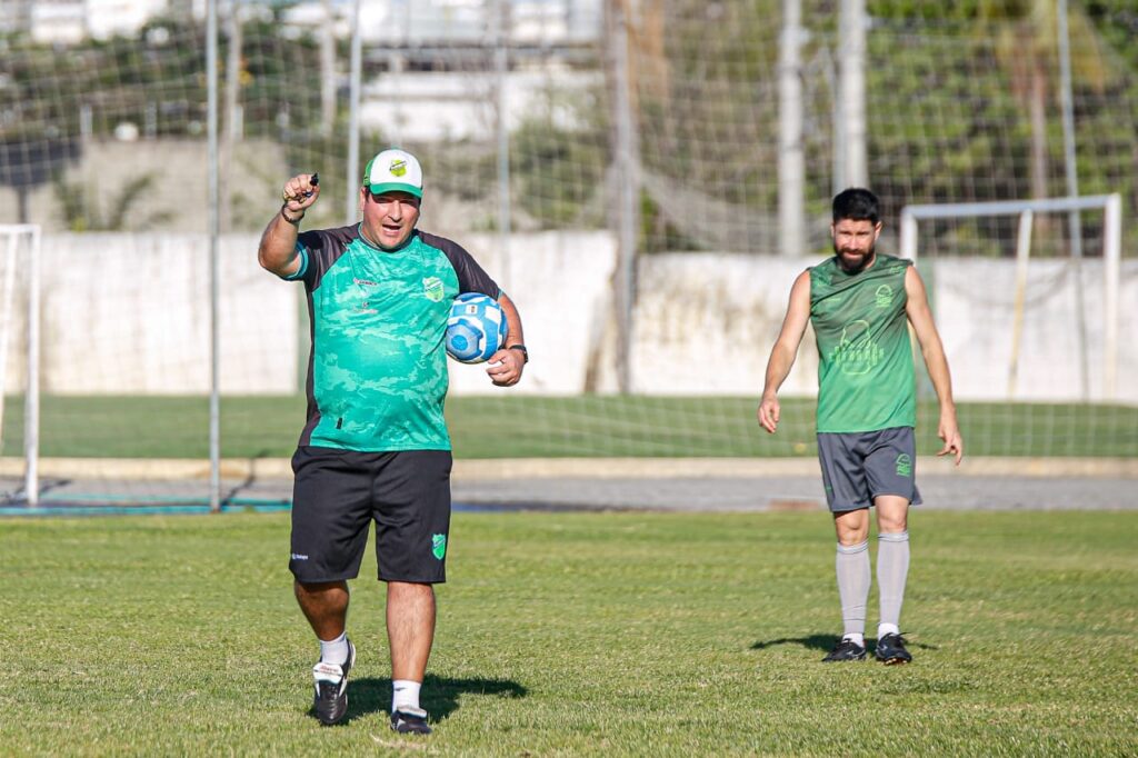 Floresta volta a campo precisando da vitória para deixar o Z-4 da Série C