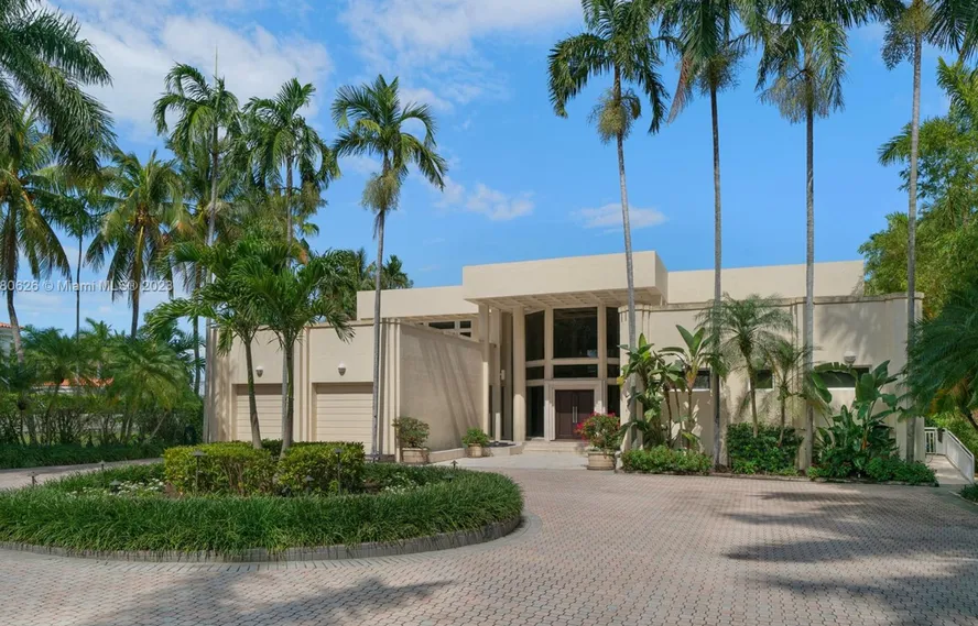 Xuxa vende mansão em Miami por R$ 175 milhões; veja imagens