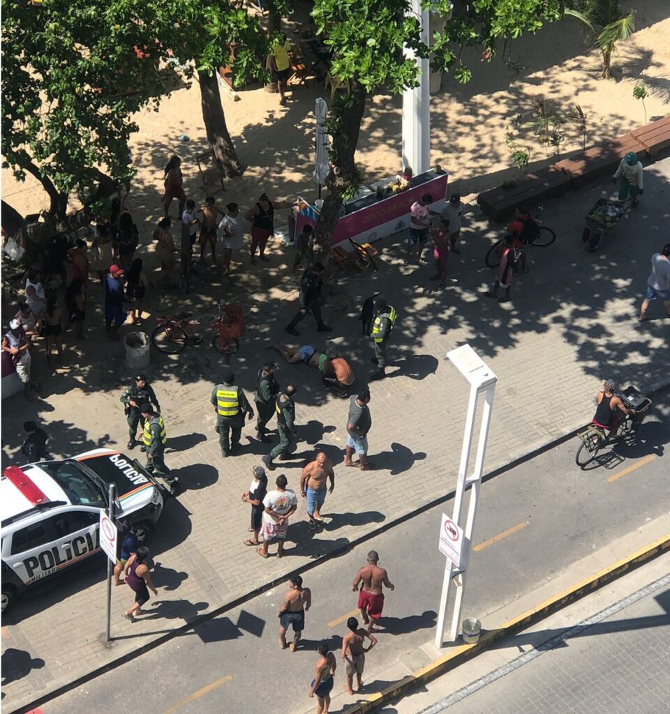 Mulher é esfaqueada na Avenida Beira Mar e suspeito é preso em flagrante