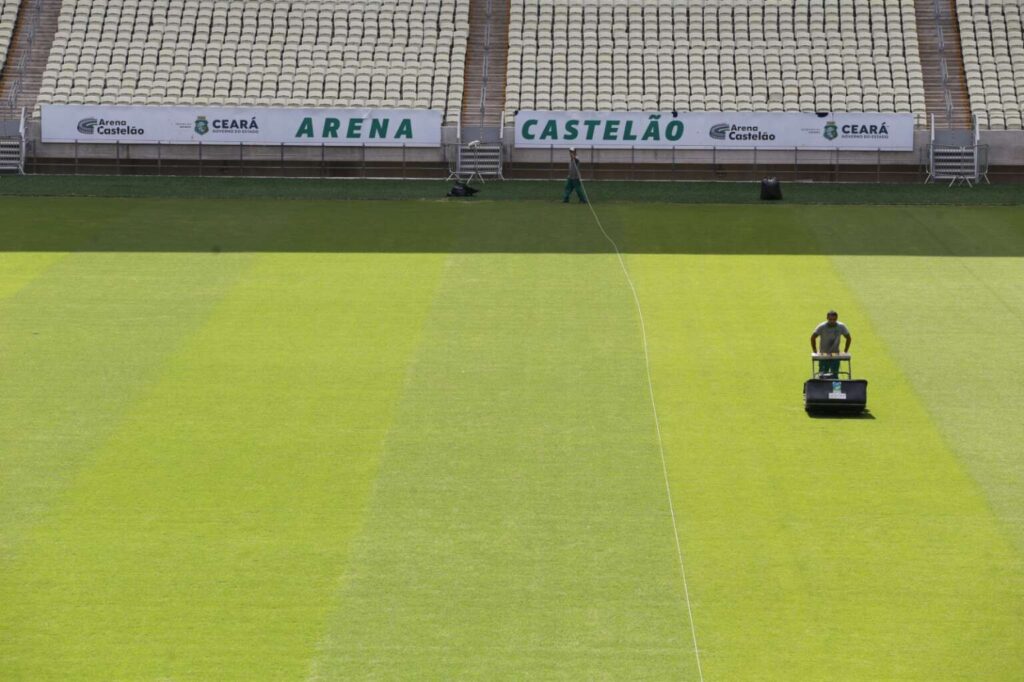 Manutenção do gramado do Castelão é intensificada até quarta-feira (13)