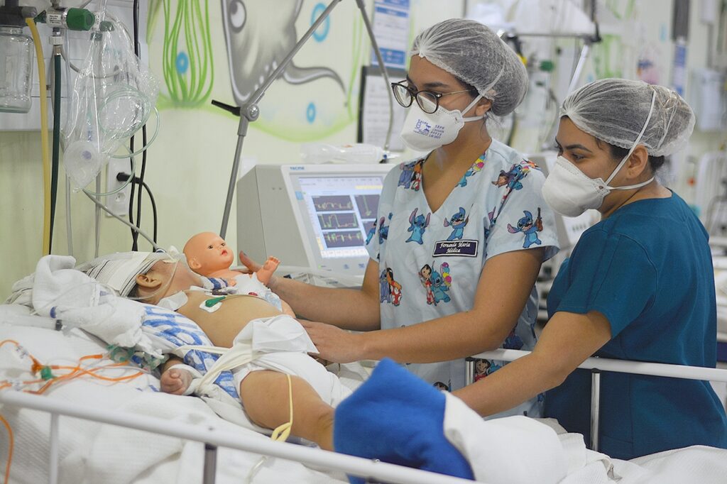 Bazar solidário é realizado em Fortaleza para ajudar hospital infantil após incêndio