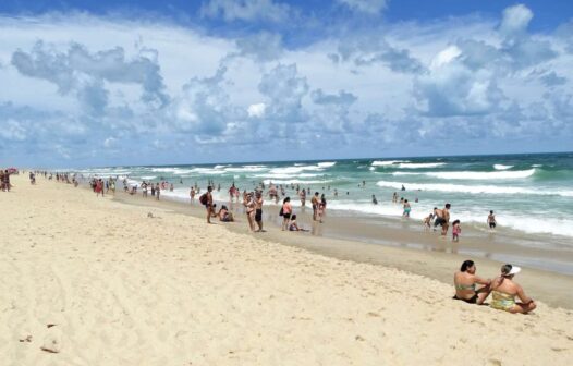 Fortaleza tem 23 trechos de praias próprias para banho no feriadão