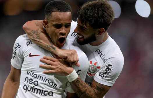 Corinthians vence Botafogo, respira na tabela e ajuda Palmeiras no Brasileirão