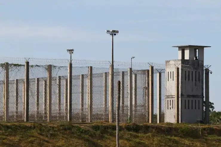 Rebelião em presídio da Grande Fortaleza resulta em 149 internos levados à delegacia e 9 feridos