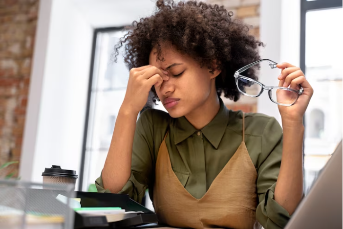 Estudo identifica liderança como fator determinante para a saúde mental no trabalho