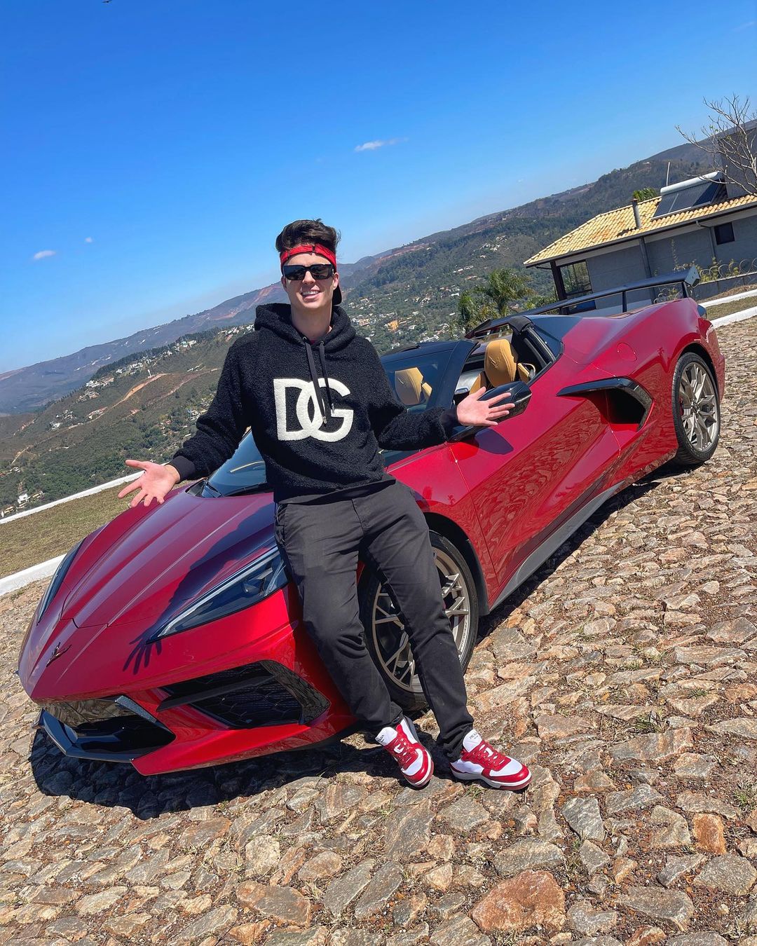 Enaldinho e seu Corvette Stingray