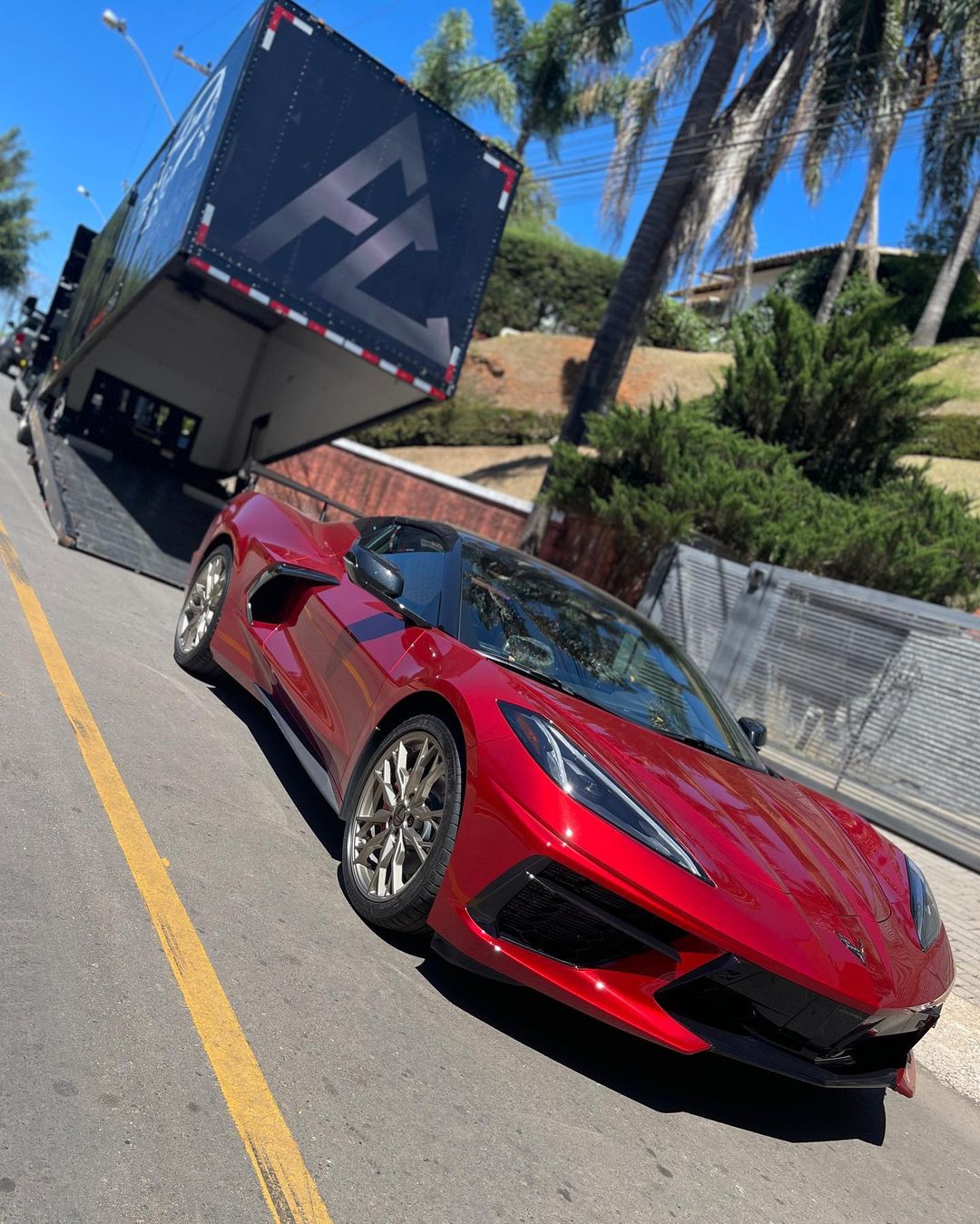 Enaldinho e seu Corvette Stingray