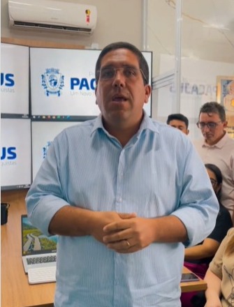 Estudantes só terão direito a ônibus se trabalharem de forma voluntária para Prefeitura de Pacajus, anuncia prefeito