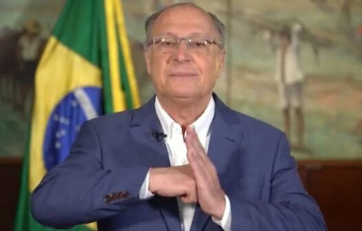 Geraldo Alckmin dá parabéns a karatecas com frase de “Karatê kid”