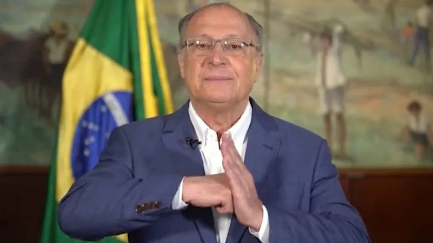 Geraldo Alckmin dá parabéns a karatecas com frase de “Karatê kid”