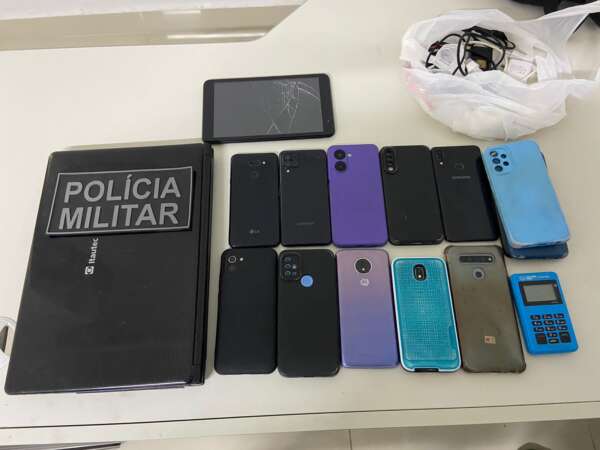 Dois adolescentes são capturados com 10 celulares roubados no Centro de Fortaleza