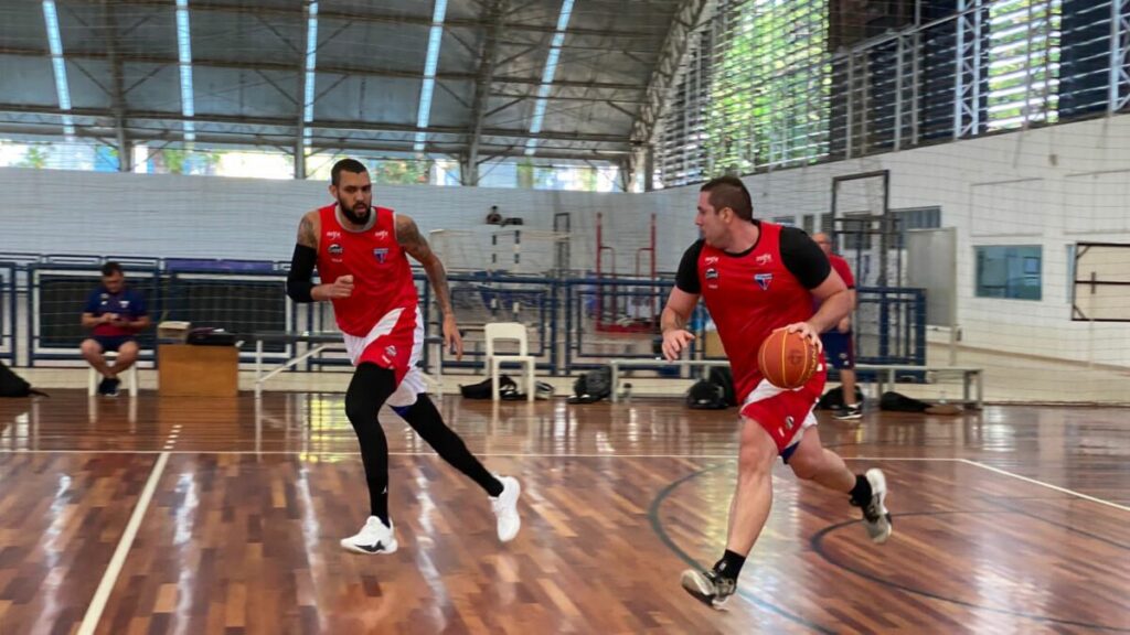 Corinthians enfrenta Fortaleza pelo NBB