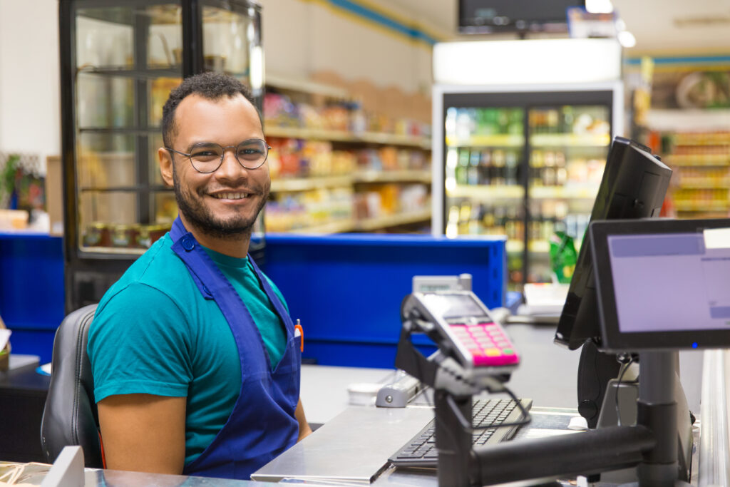 Supermercado abre mais de 200 vagas de emprego para nova loja, no bairro Cambeba