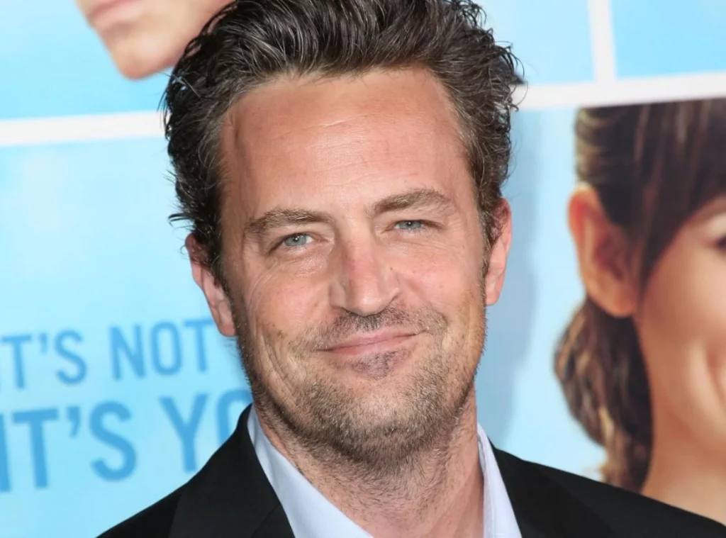 Corpo de Matthew Perry é liberado para a família, mas causa da morte não foi confirmada