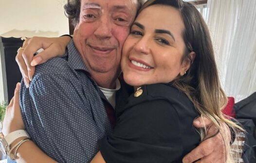 Deolane Bezerra visita “Beiçola” e doa R$ 50 mil para o ator