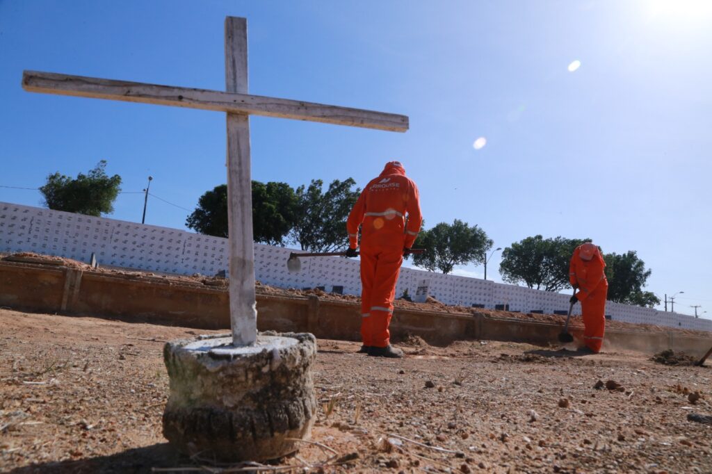 Dia de Finados: confira a programação dos cemitérios públicos de Fortaleza