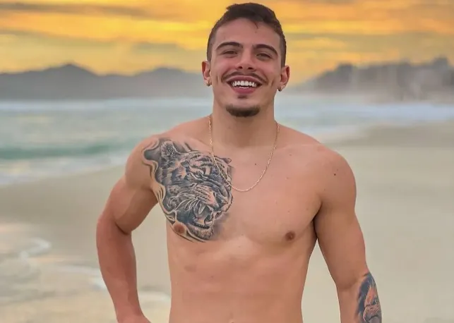 Thomaz Costa abandona perfis para maiores de 18 anos