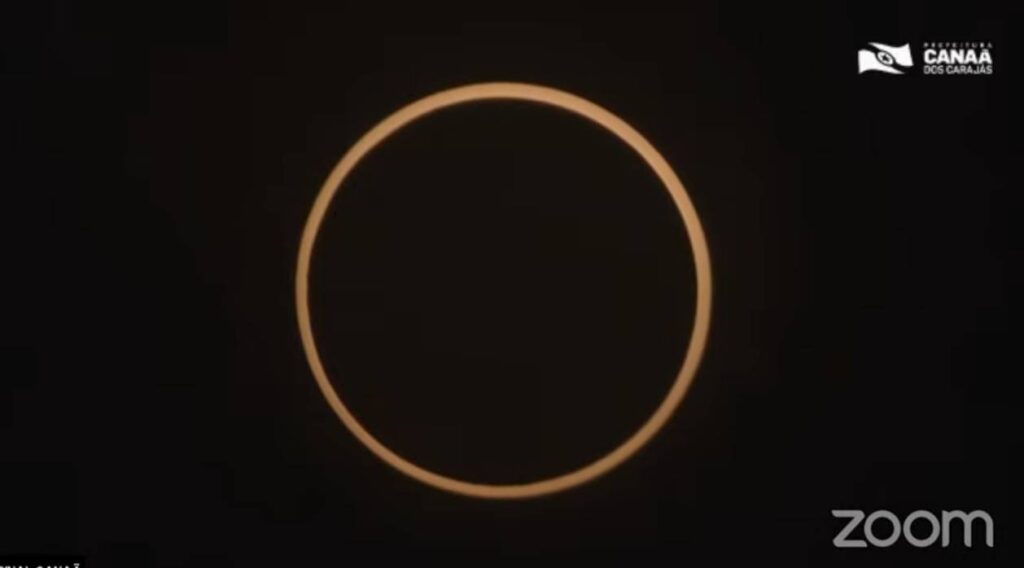 Cearenses se reúnem para ver eclipse solar anular; veja imagens do fenômeno