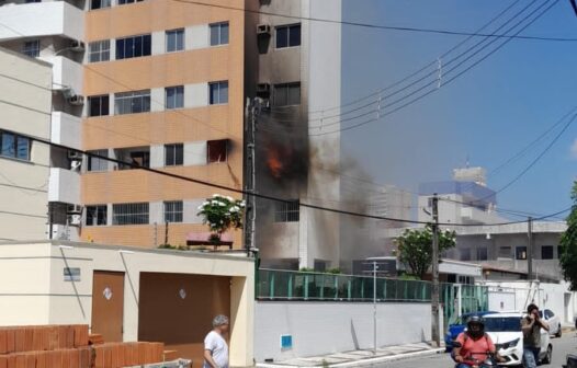 Incêndio atinge apartamento no bairro de Fátima, em Fortaleza; duas pessoas ficaram feridas