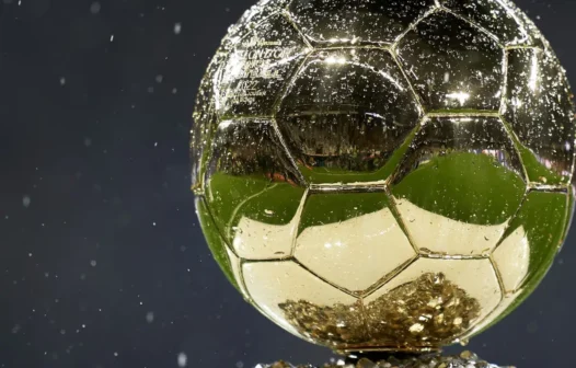 Troféu Bola de Ouro conquistado por Maradona na Copa do Mundo de 86 vai ser leiloado
