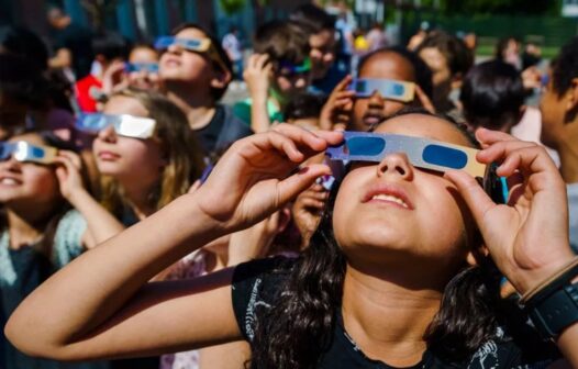 Óculos especiais serão distribuídos para observação do eclipse solar em Fortaleza