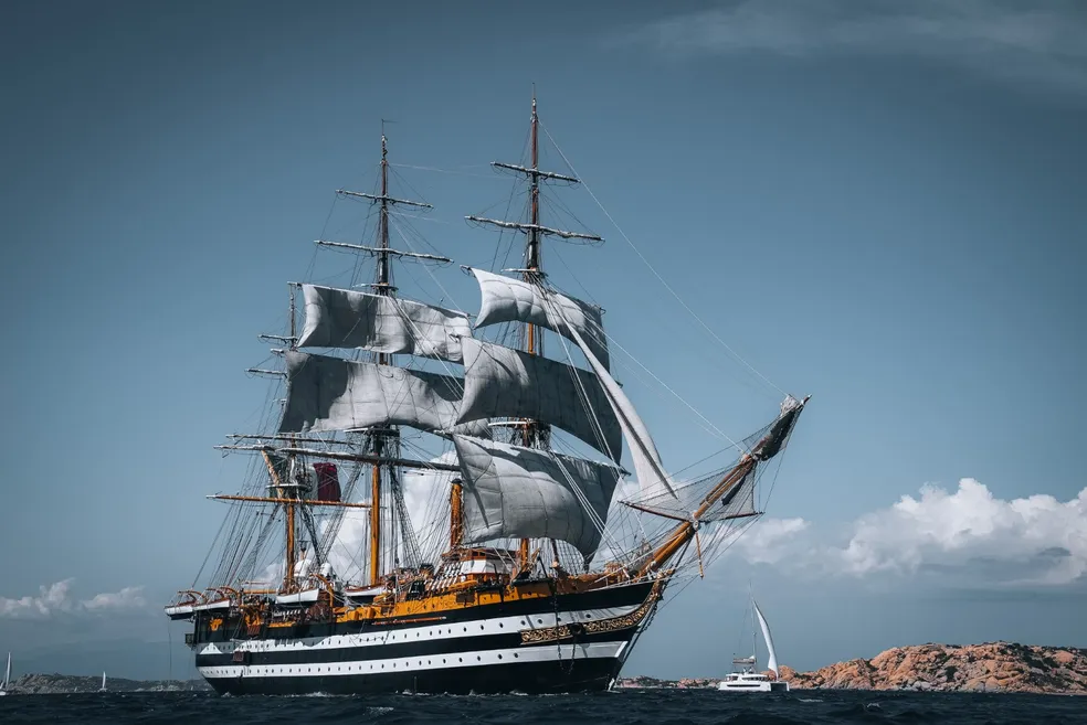 Navio italiano considerado ‘mais bonito do mundo’ abre para visitação em Fortaleza