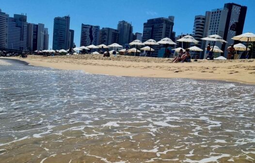 Praia do Futuro e mais 14 trechos estão próprios para banho em Fortaleza no feriadão de Nossa Senhora Aparecida