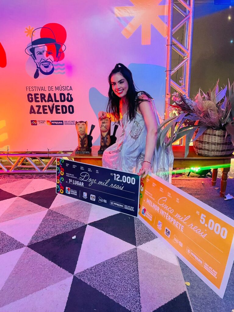 Cearense Roberta Fiúza vence Festival de Música Geraldo Azevedo na categoria melhor intérprete